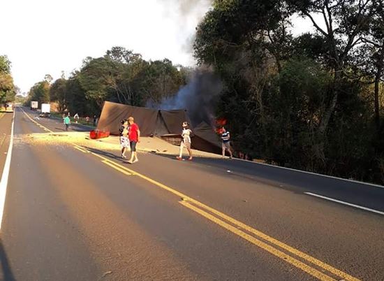 Três pessoas morreram em acidente na BR-277