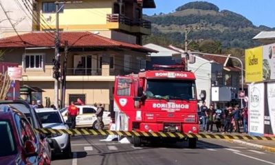 Ciclista morre ao ser atingido por caminhão de Bombeiros