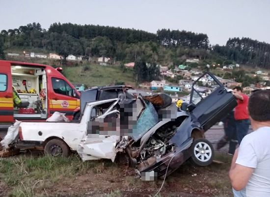 Grave acidente deixa três mortos na BR-282