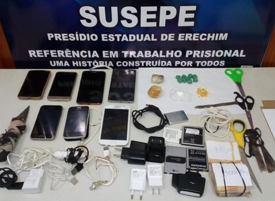 Operação apreende drogas e celulares durante revista no presidio de Erechim