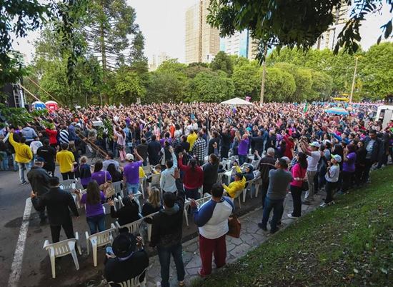 Marcha pra Jesus reúne milhares de pessoas em Caxias do sul