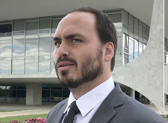 Polícia apura participação de Carlos Bolsonaro na morte de Marielle