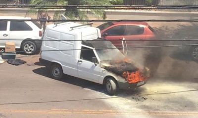 Fiorino pega fogo no centro de Erechim